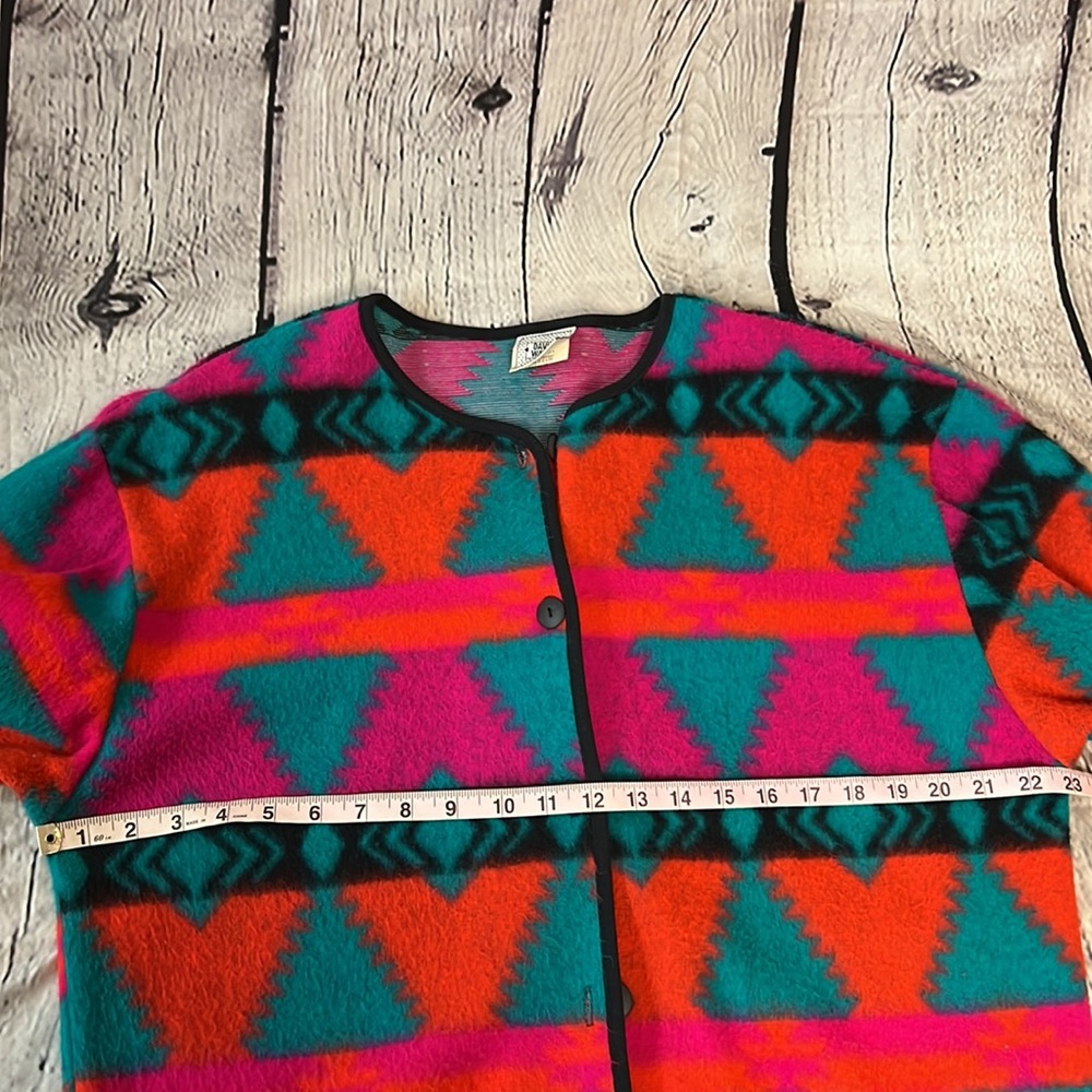 Vibrant Geometric Patterned Cardigan - Picture 5 of 8